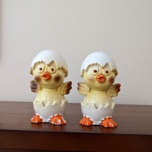 Vintage chicks breaking from eggs salt and pepper shakers
